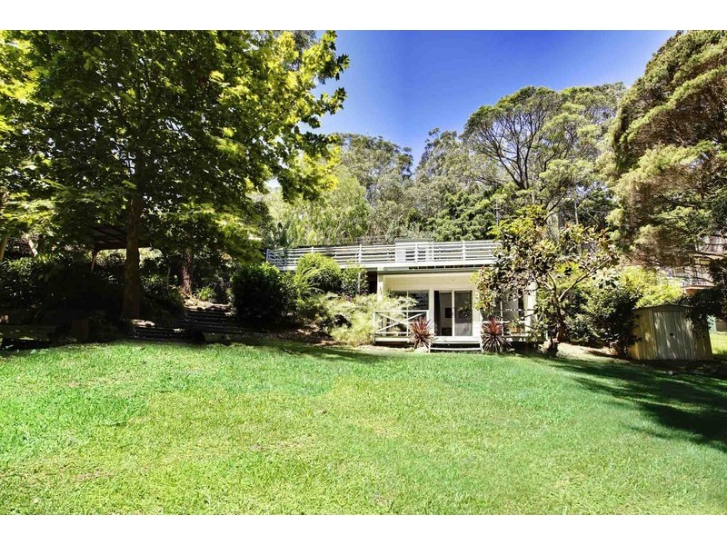 90 Lake Shore Drive, North Avoca NSW 2260