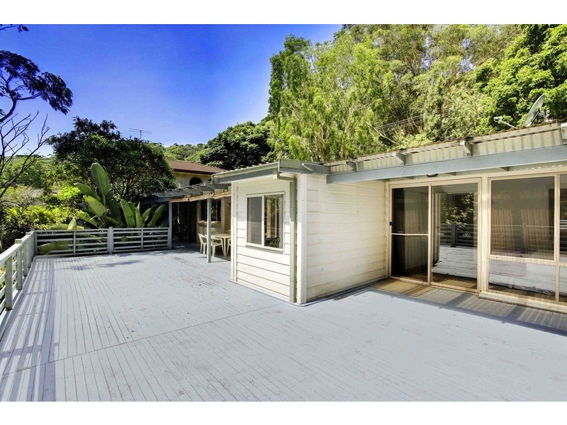90 Lake Shore Drive, North Avoca NSW 2260