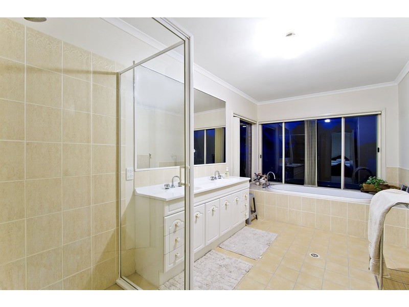 9 Mimosa Av, Saratoga NSW 2251