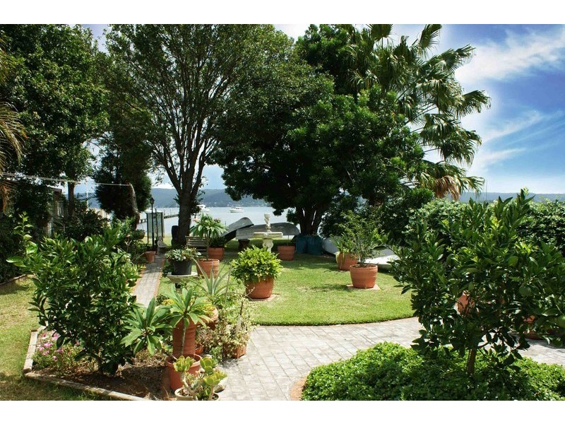247a Avoca Drive, Green Point NSW 2251