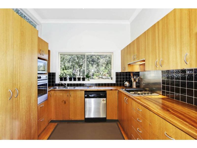 101 Lake Shore Drive, North Avoca NSW 2260