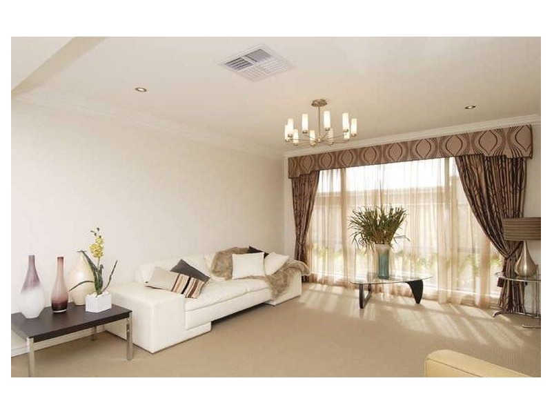 25 Caversham Bend, Southern River WA 6110