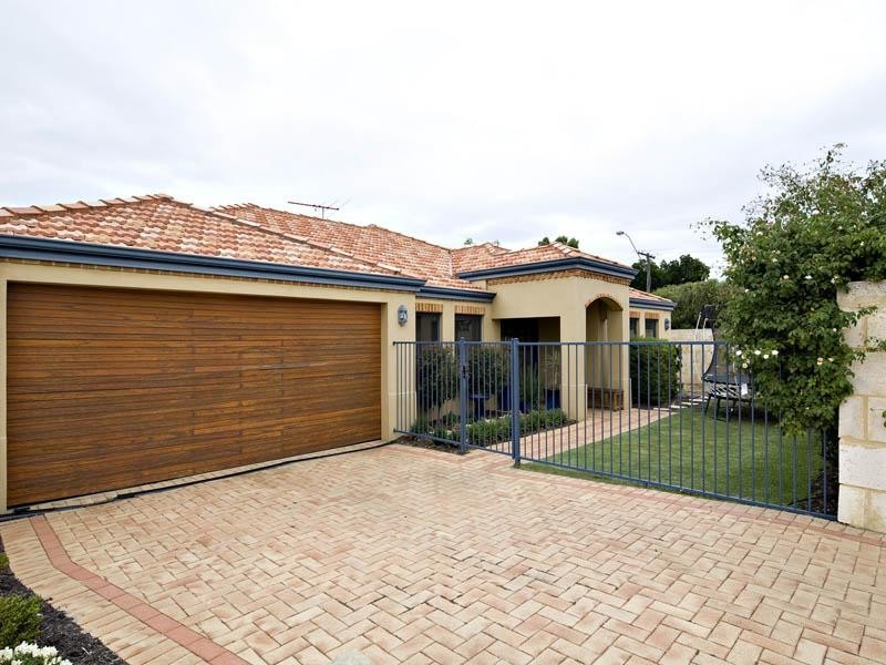 59 Henning Crescent, Manning WA 6152