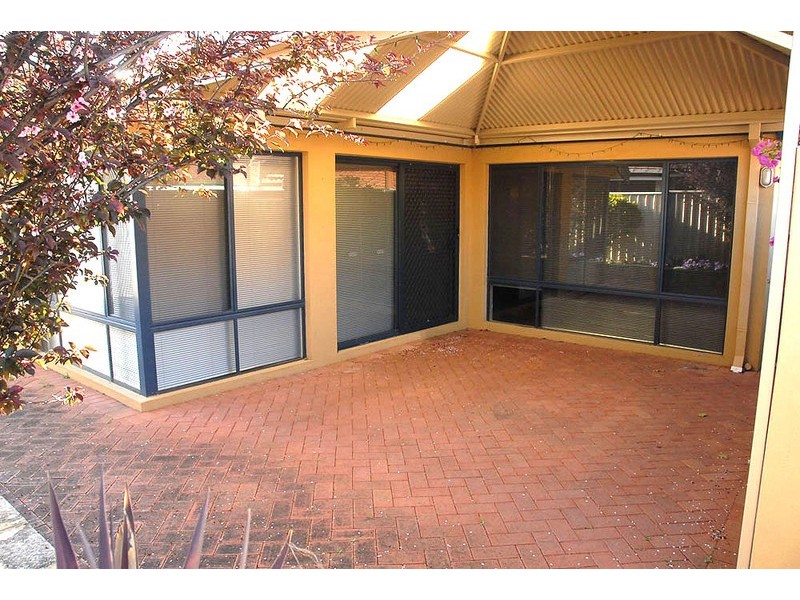 59 Henning Crescent, Manning WA 6152