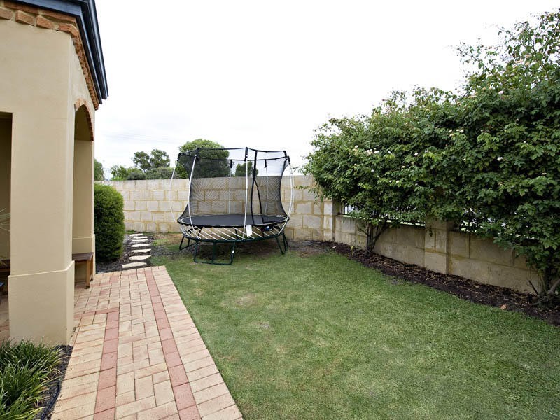 59 Henning Crescent, Manning WA 6152