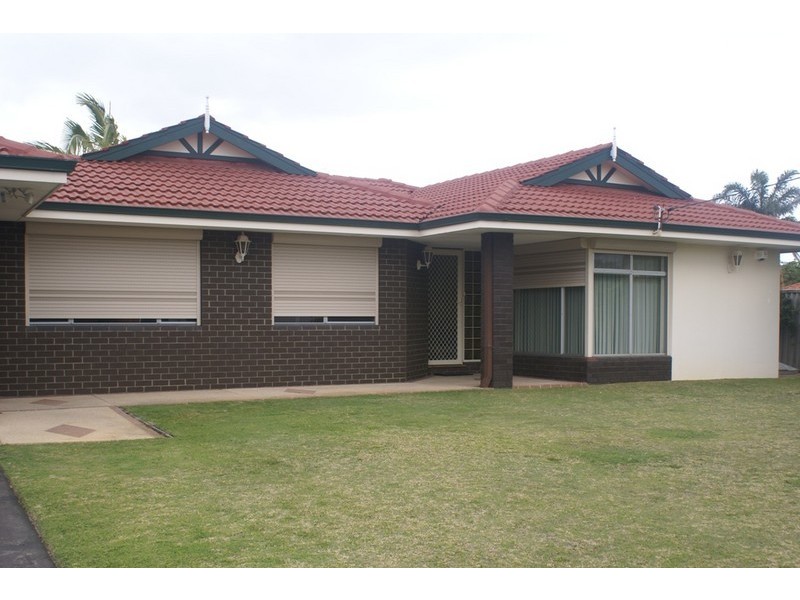 8 Cambus Court, Riverton WA 6148