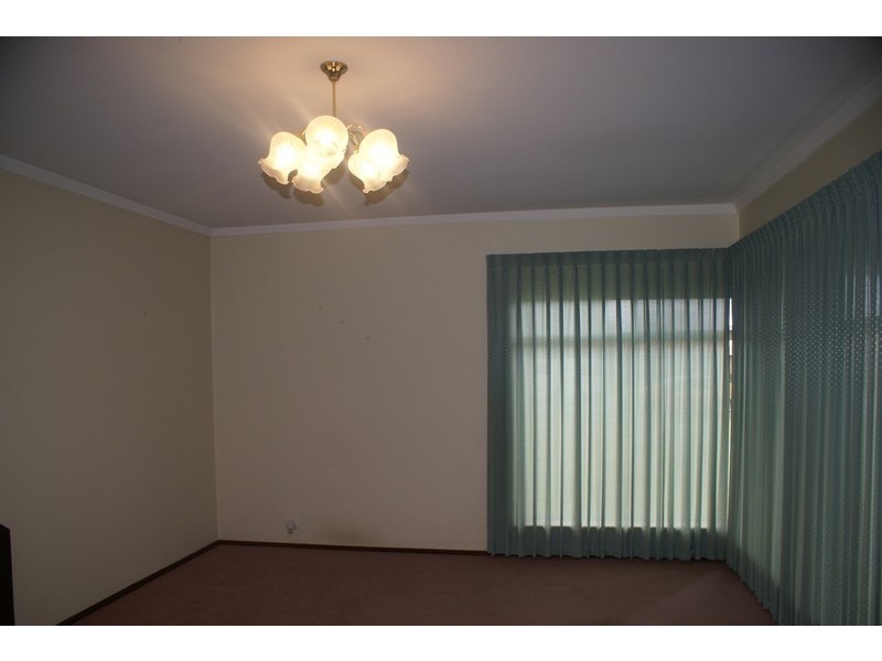 8 Cambus Court, Riverton WA 6148