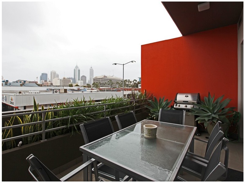 12/2 Braid Street, Perth WA 6000