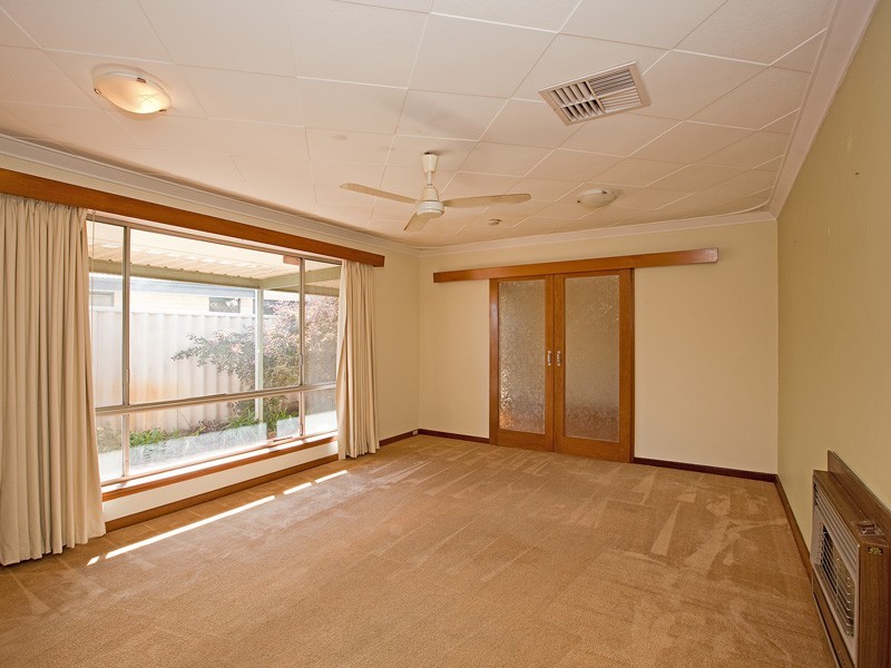 16 Mandora Way, Riverton WA 6148