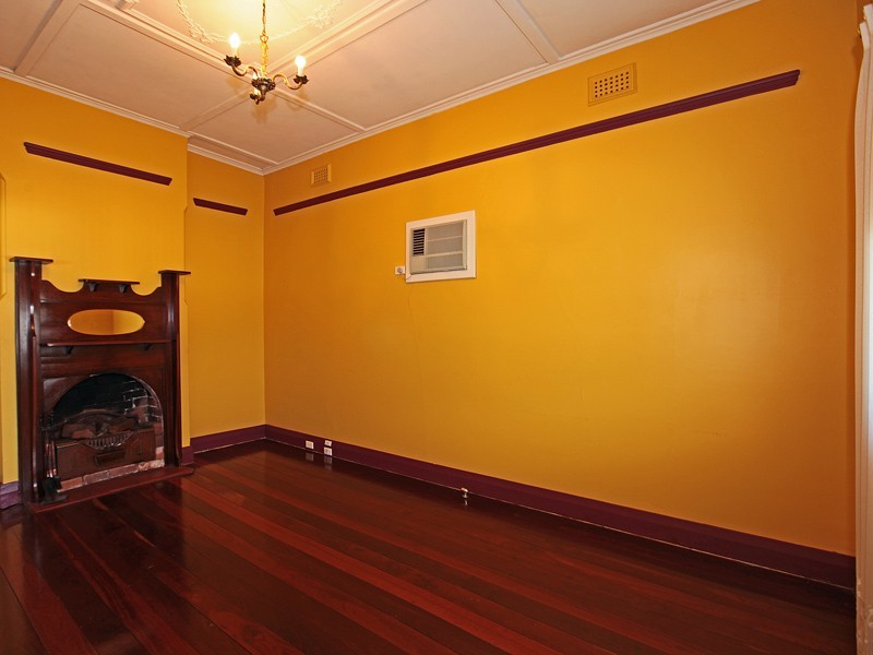 1  Third Ave, Bassendean WA 6054