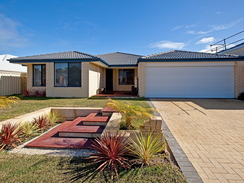 17 Pintabona Drive, Sinagra WA 6065