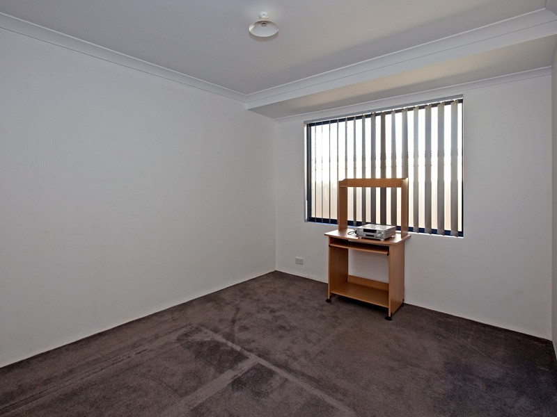 17 Pintabona Drive, Sinagra WA 6065