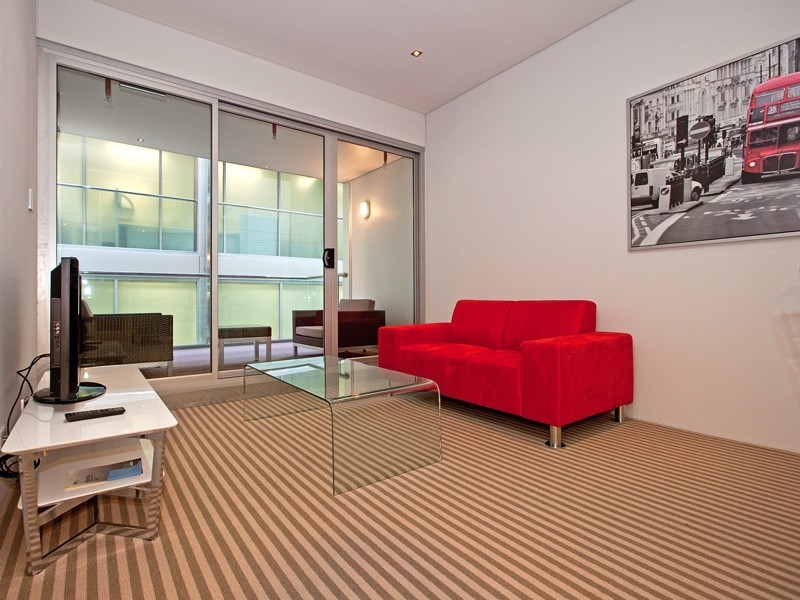 3/8 Victoria Ave, Perth WA 6000