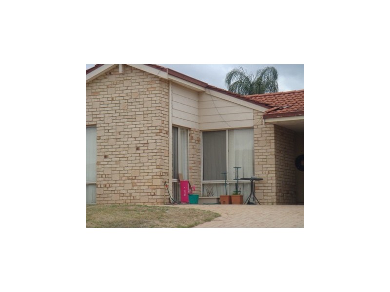 19 Southpointe Cres, Ballajura WA 6066