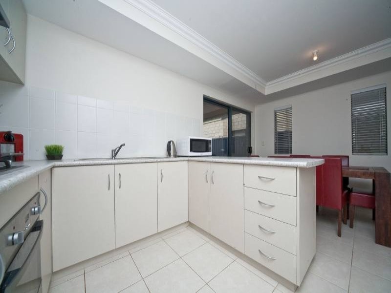 20C Orpington Street, Cloverdale WA 6105