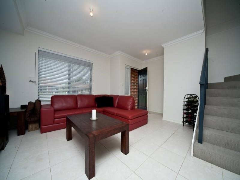 20C Orpington Street, Cloverdale WA 6105
