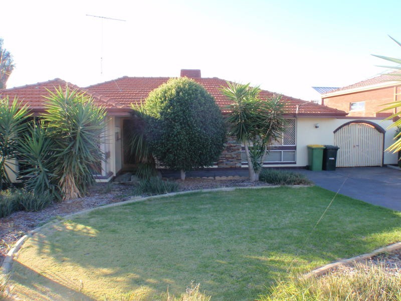 8 Gaunt Road, Spearwood WA 6163