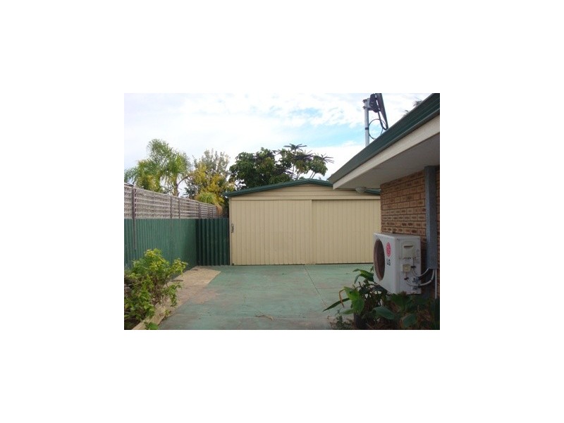 10 Waikiki Road, Safety Bay WA 6169