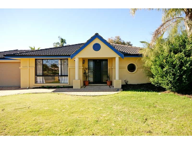 15  Forest Lakes Drive, Thornlie WA 6108
