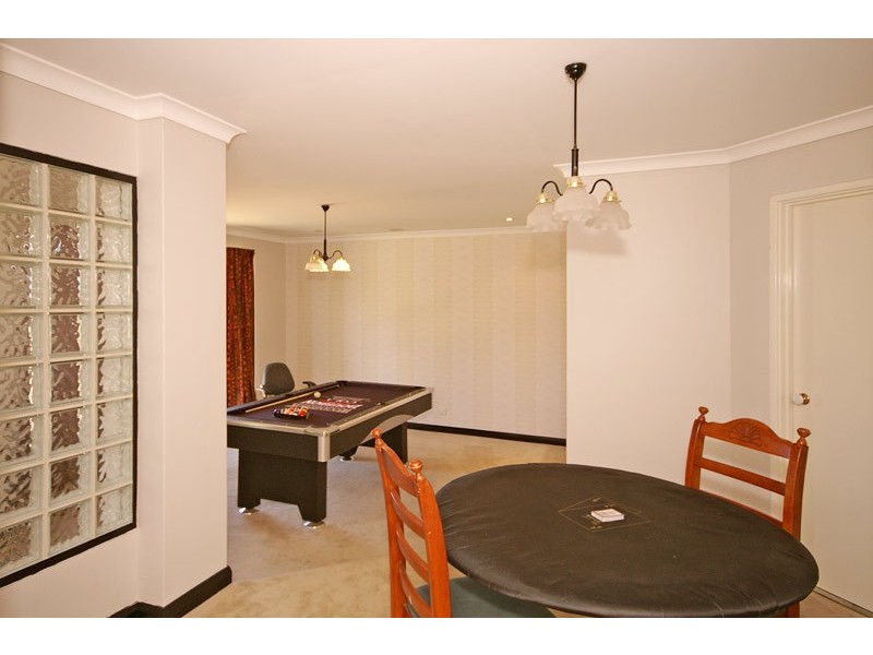 15  Forest Lakes Drive, Thornlie WA 6108
