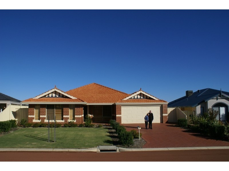 8 Kerkeri Heights, Lakelands WA 6210