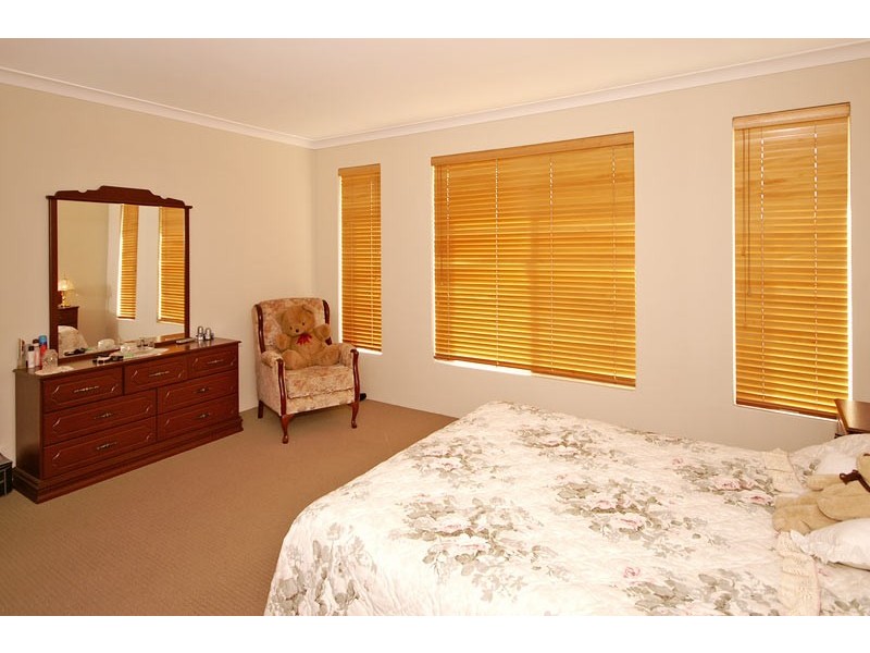 8 Kerkeri Heights, Lakelands WA 6210