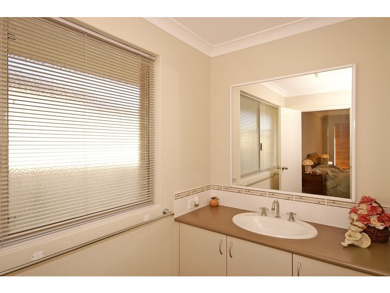 8 Kerkeri Heights, Lakelands WA 6210