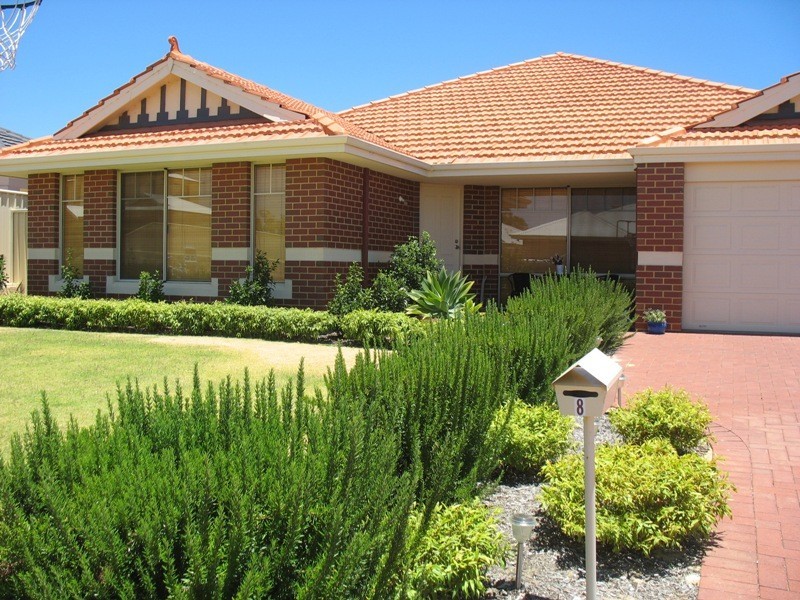 8 Kerkeri Heights, Lakelands WA 6210