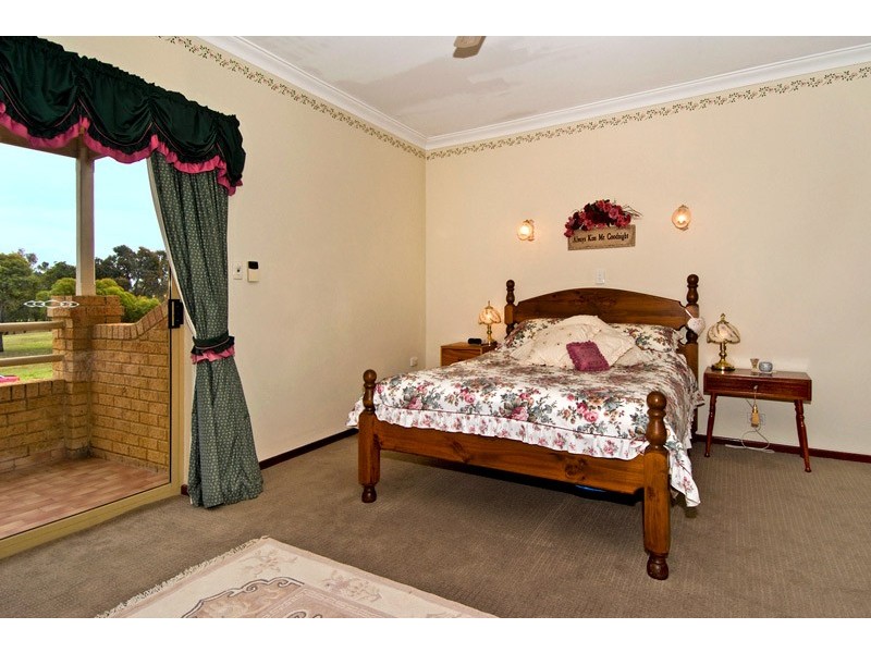 12 doneraile court, Waterford WA 6152