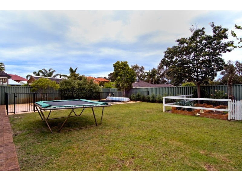 12 doneraile court, Waterford WA 6152