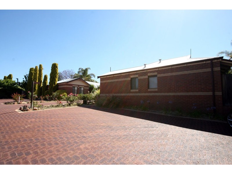 8/8 Garnsworthy, Bassendean WA 6054