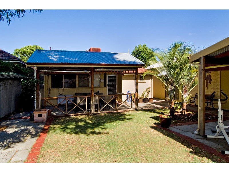 126 Essex Street, Wembley WA 6014