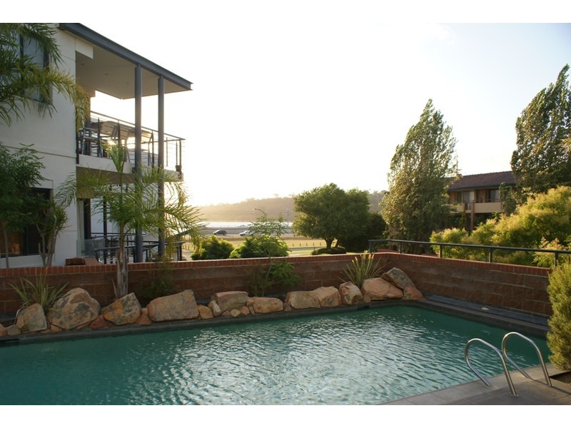 14/1 Stirling Street, South Perth WA 6151