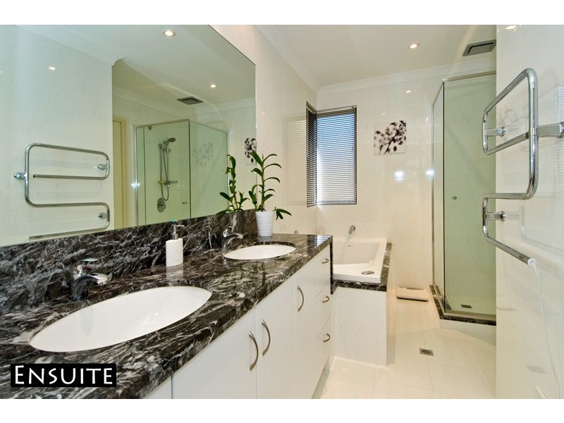 41 Kooralbyn Valley Crescent, Jandakot WA 6164