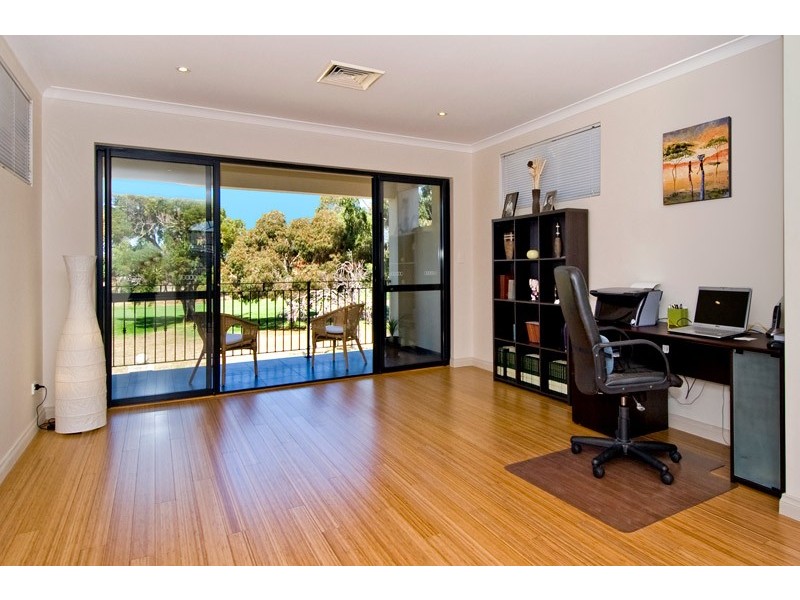 41 Kooralbyn Valley Crescent, Jandakot WA 6164