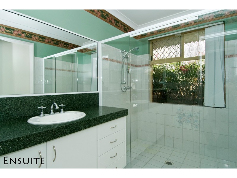 11 Oporto Rise, Coogee WA 6166