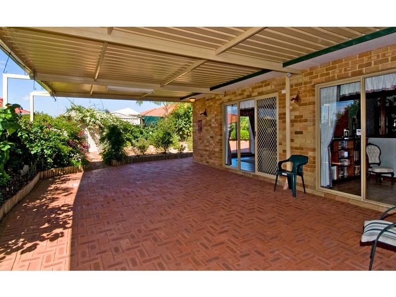 11 Oporto Rise, Coogee WA 6166