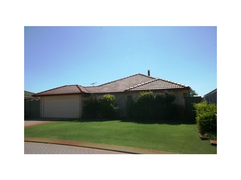 16 Pyrenees Court, Caversham WA 6055