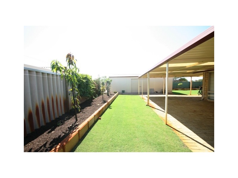 16 Pyrenees Court, Caversham WA 6055