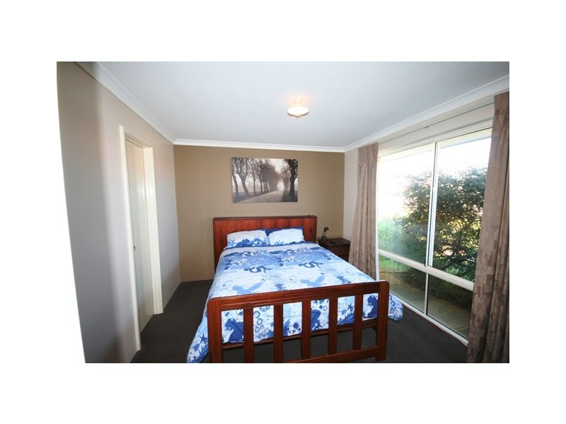 16 Pyrenees Court, Caversham WA 6055
