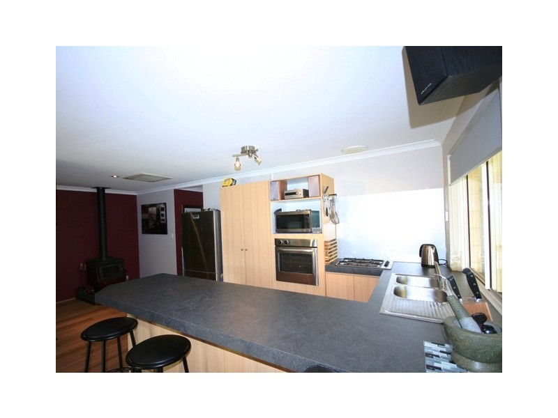 16 Pyrenees Court, Caversham WA 6055