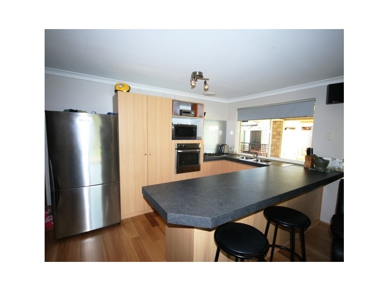 16 Pyrenees Court, Caversham WA 6055