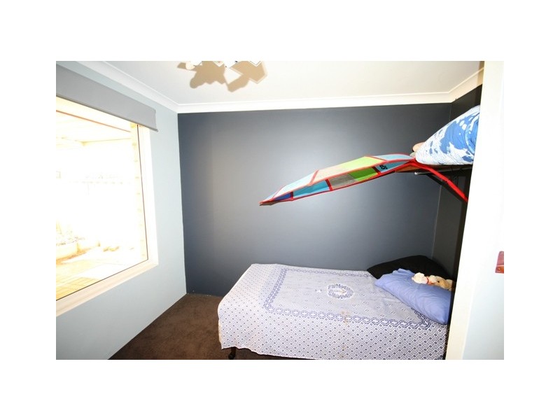 16 Pyrenees Court, Caversham WA 6055