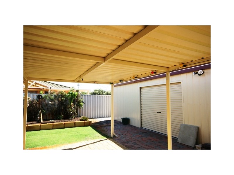 16 Pyrenees Court, Caversham WA 6055