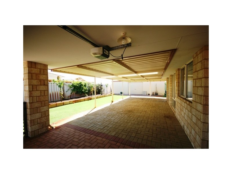 16 Pyrenees Court, Caversham WA 6055