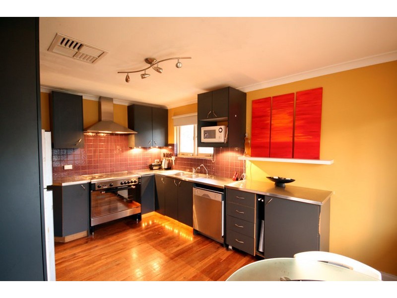 8 Gamage Way, Lockridge WA 6054