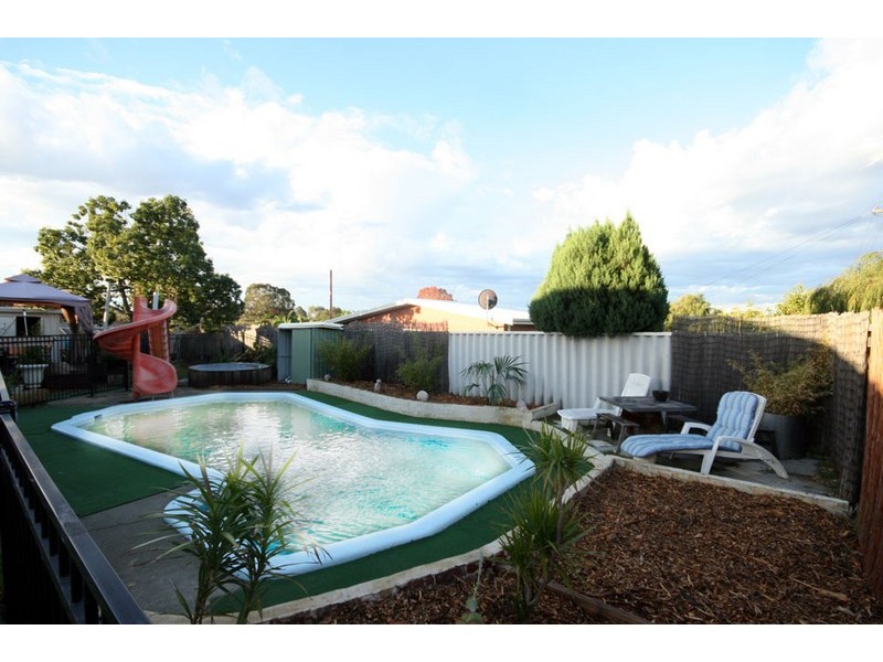 8 Gamage Way, Lockridge WA 6054