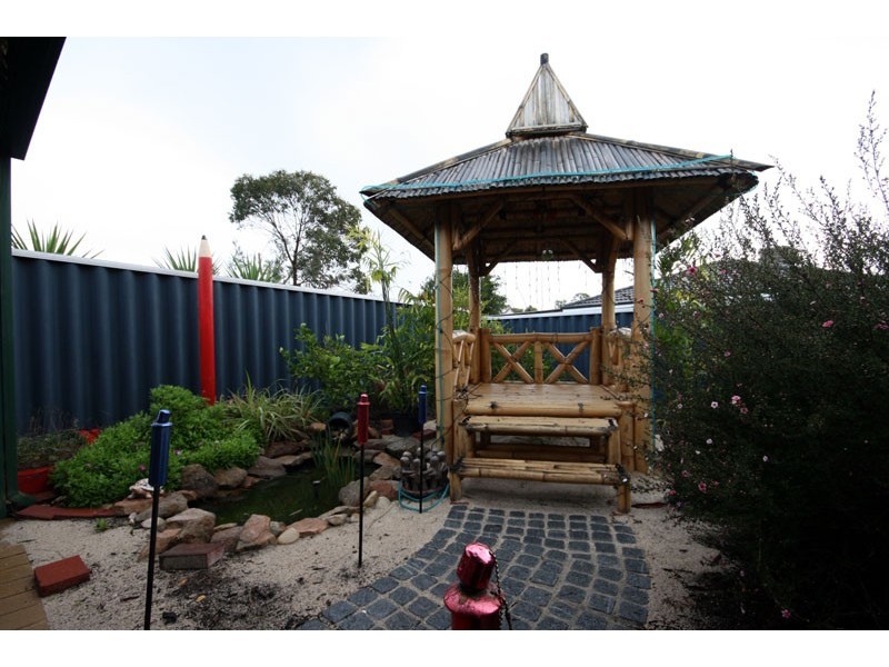 8 Jitti Court, South Guildford WA 6055