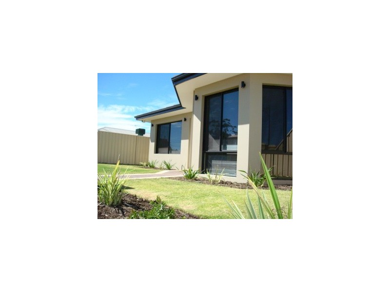 12 Pitta Corner, Success WA 6164