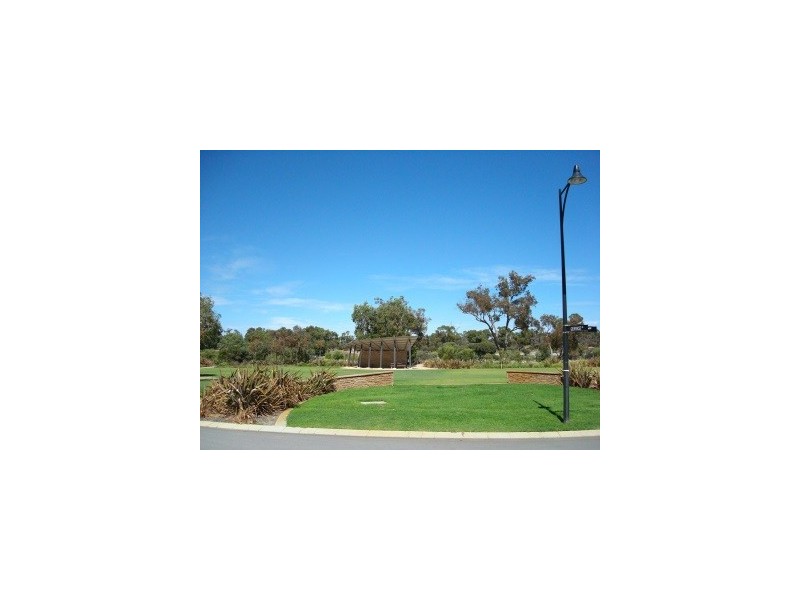 12 Pitta Corner, Success WA 6164